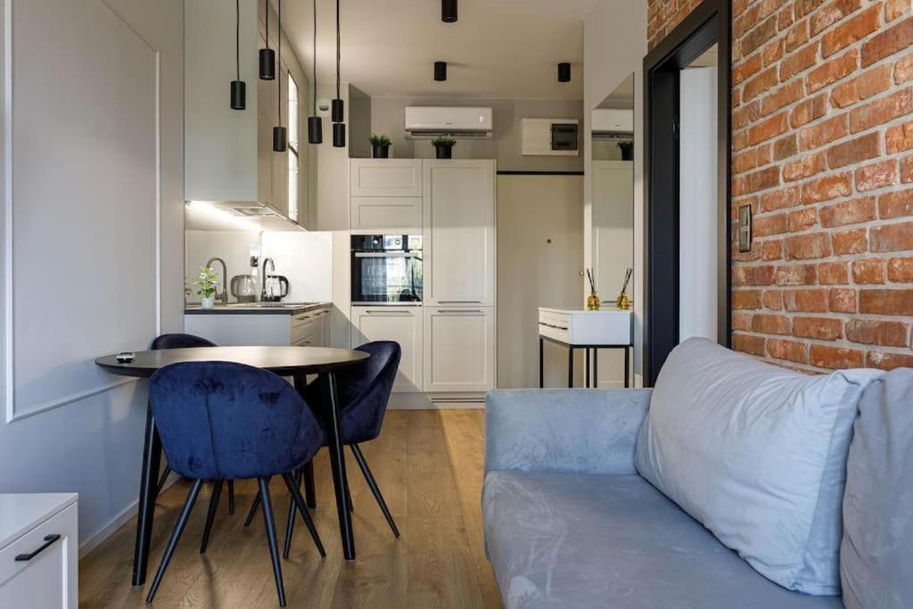 Golden - Great Location - Cozy And Bright&janapawla19 Apartmán Vratislav